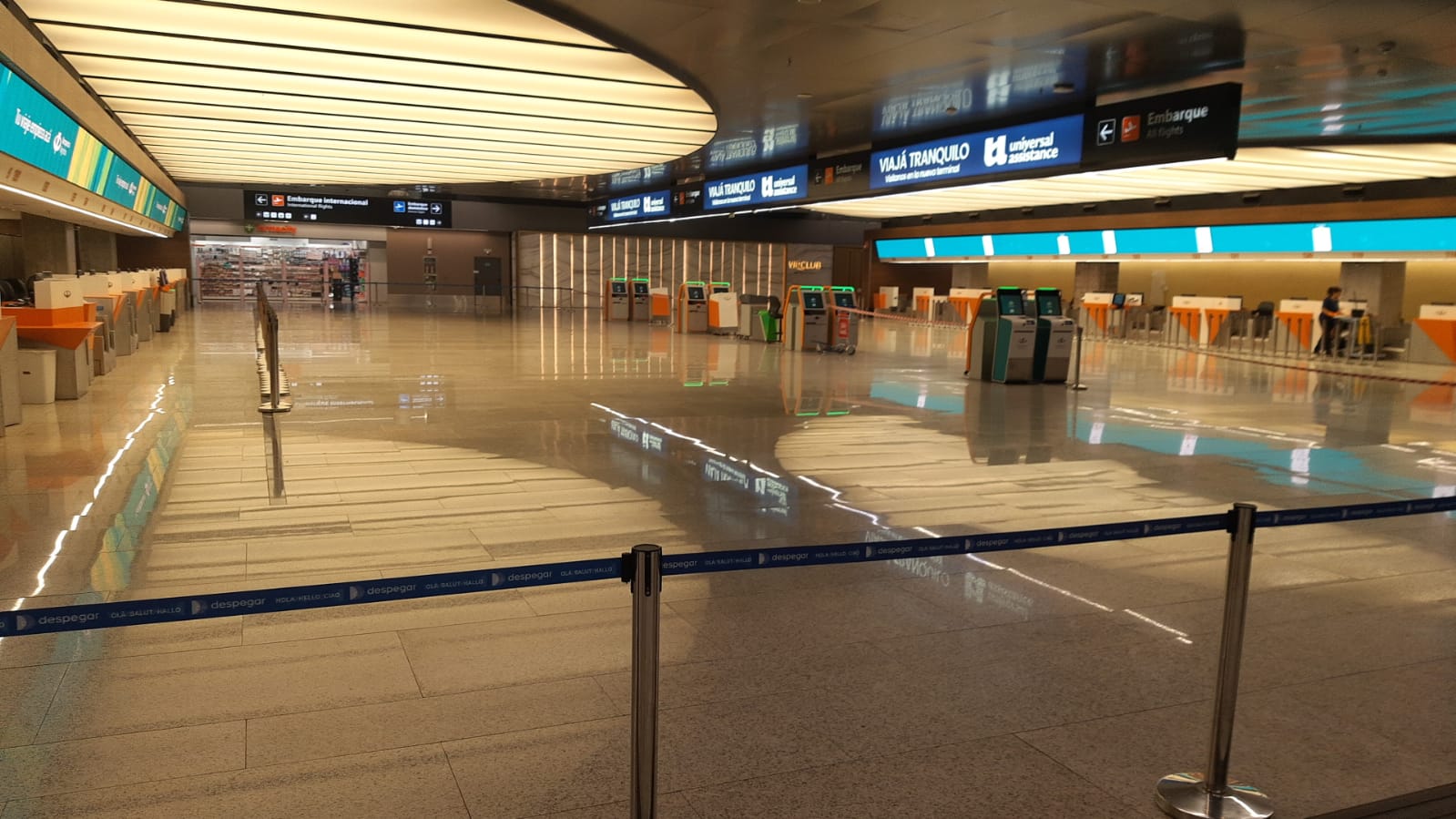 Ezeiza vacío por el paro nacional