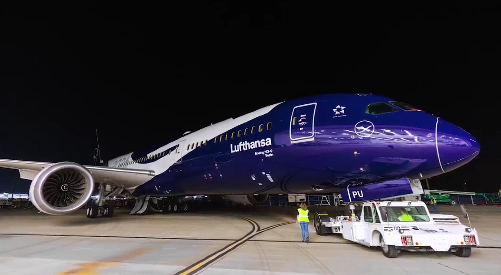 Boeing 787-9 livery 100 años Lufthansa
