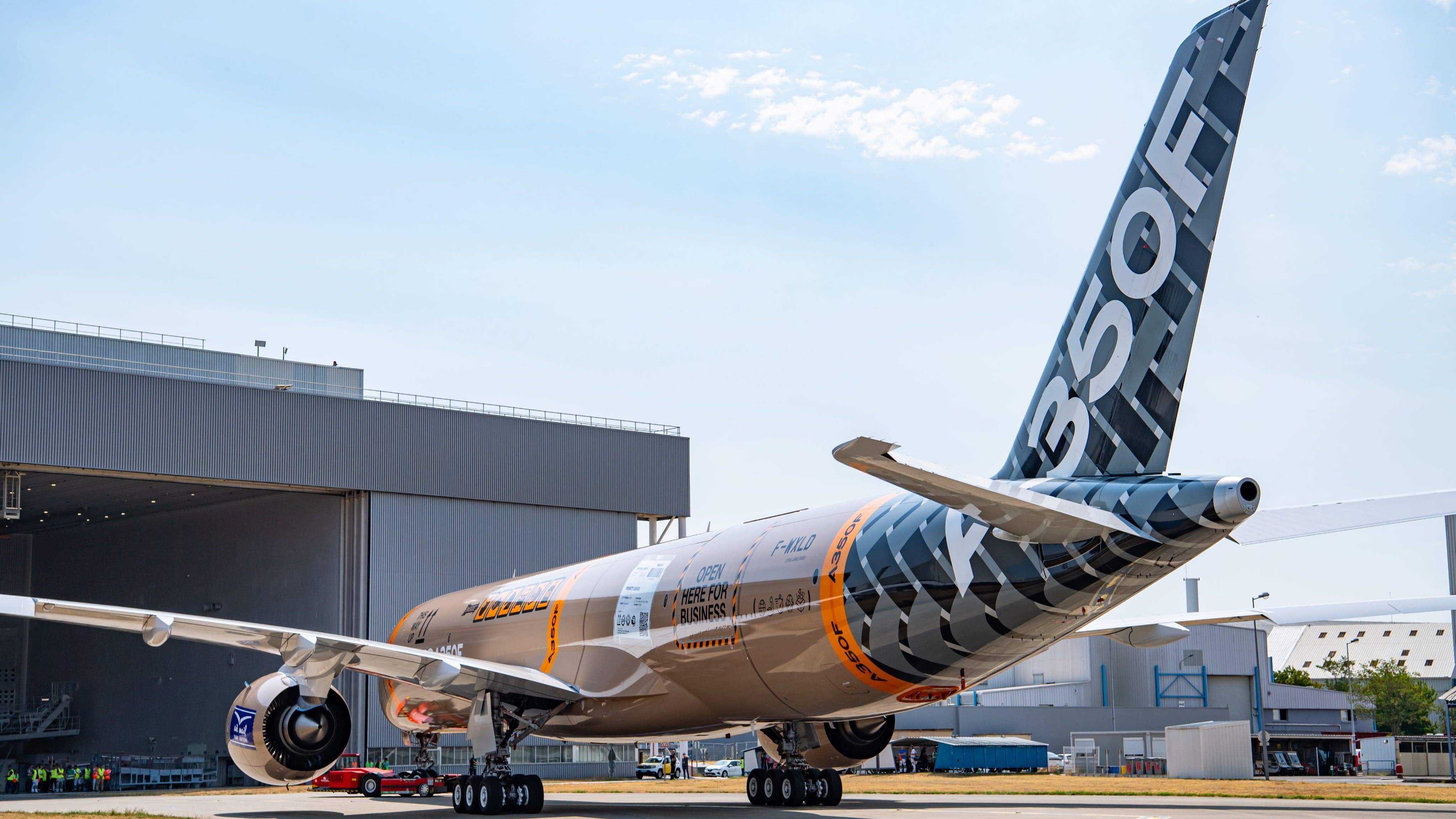 Airbus A350F livery especial