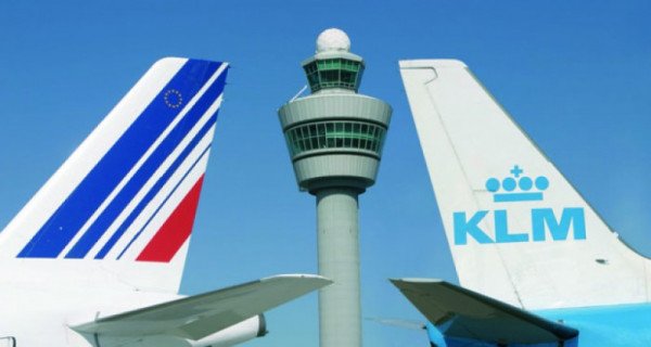 Cola de aviones de KLM y Air France