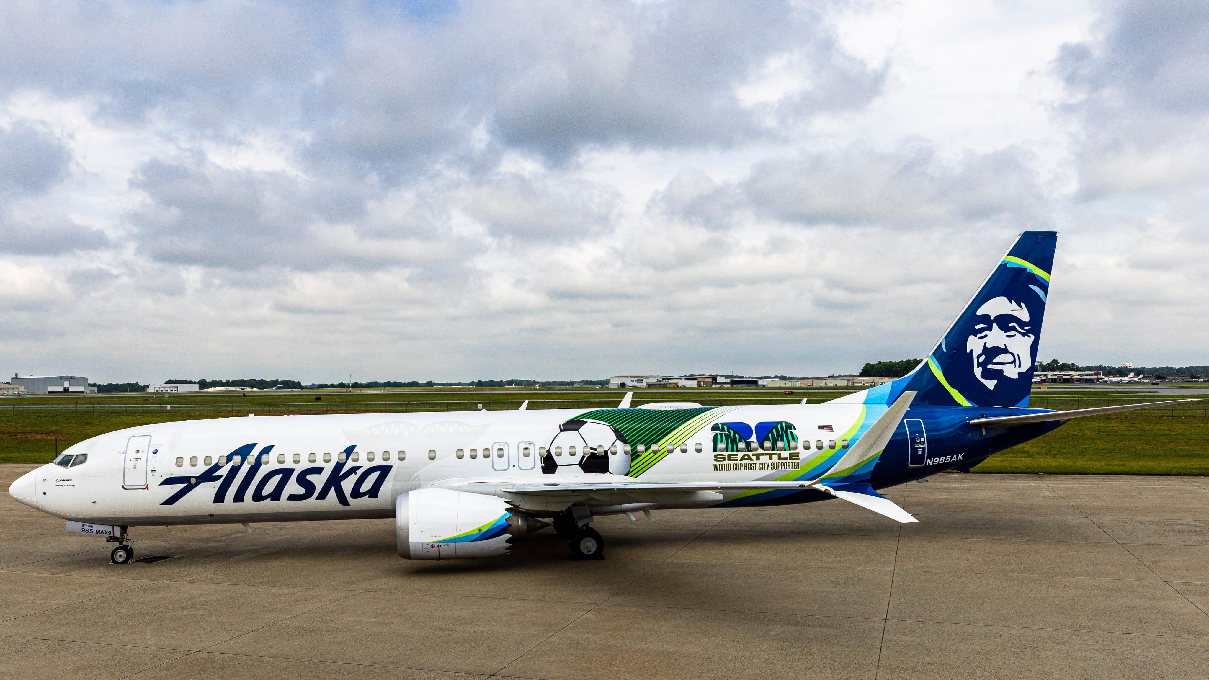 Boeing 737 MAX Alaska Airlines con livery especial para el Mundial 2026 en Seattle