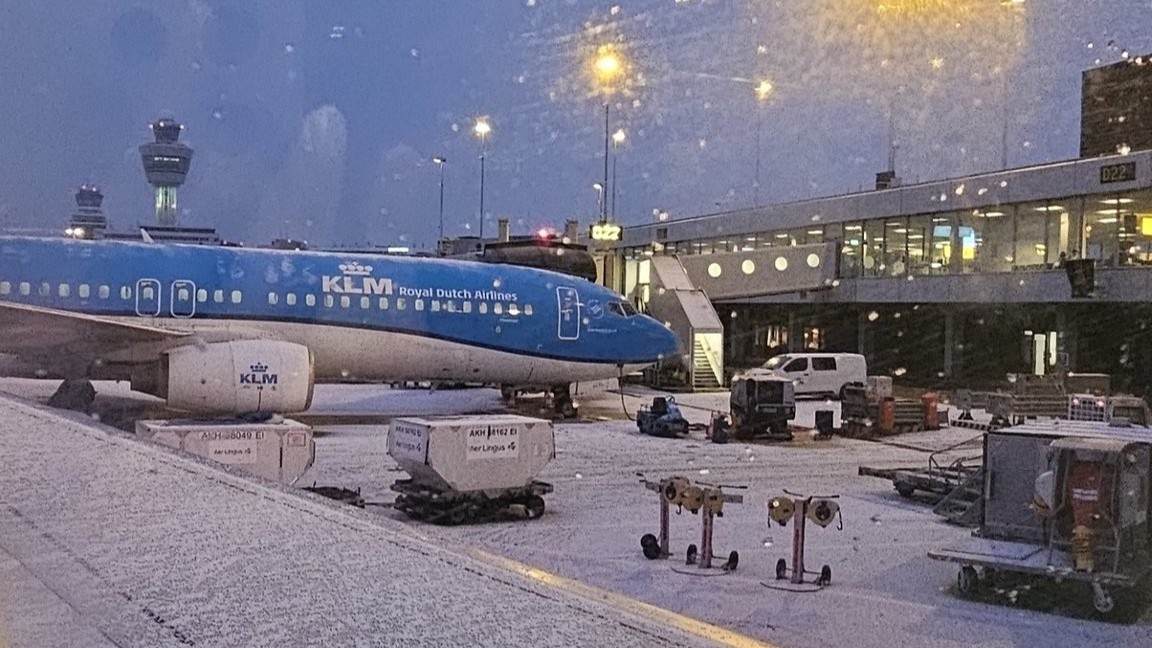 Vista desde un avión con nieve