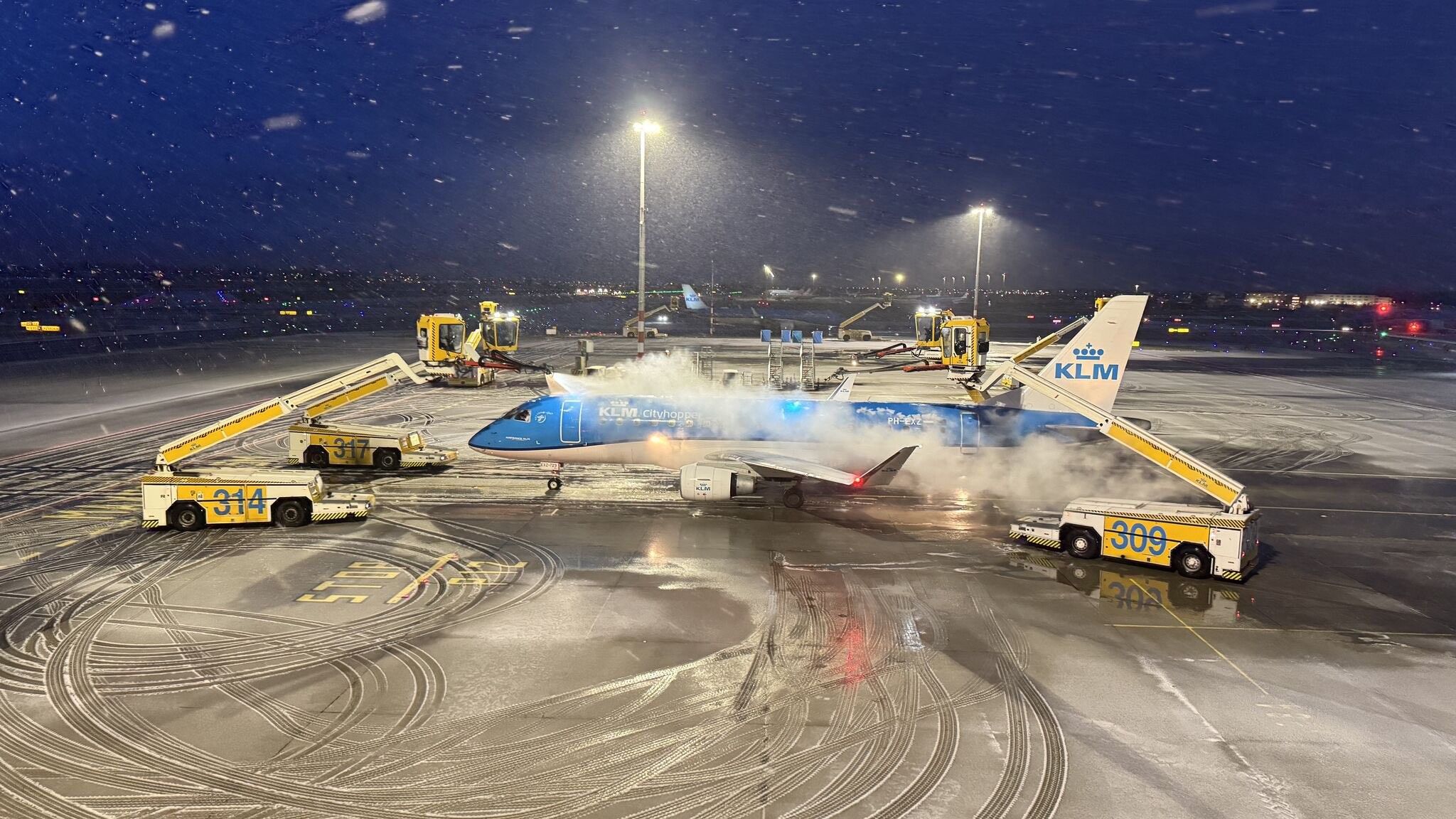 Aeropuerto de Ámsterdam con nieve