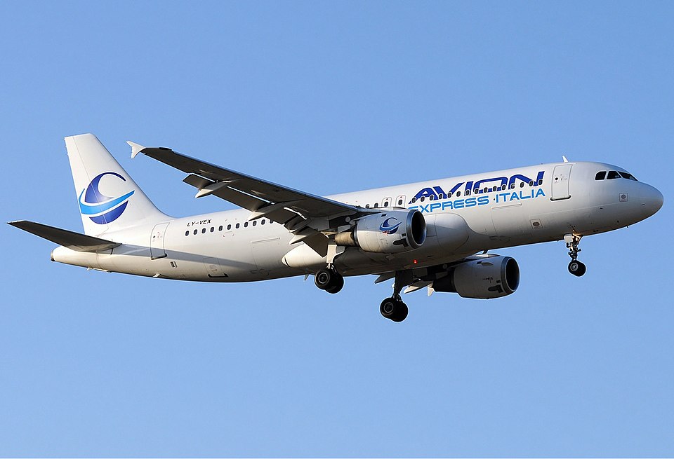 Airbus A320 Avion Express