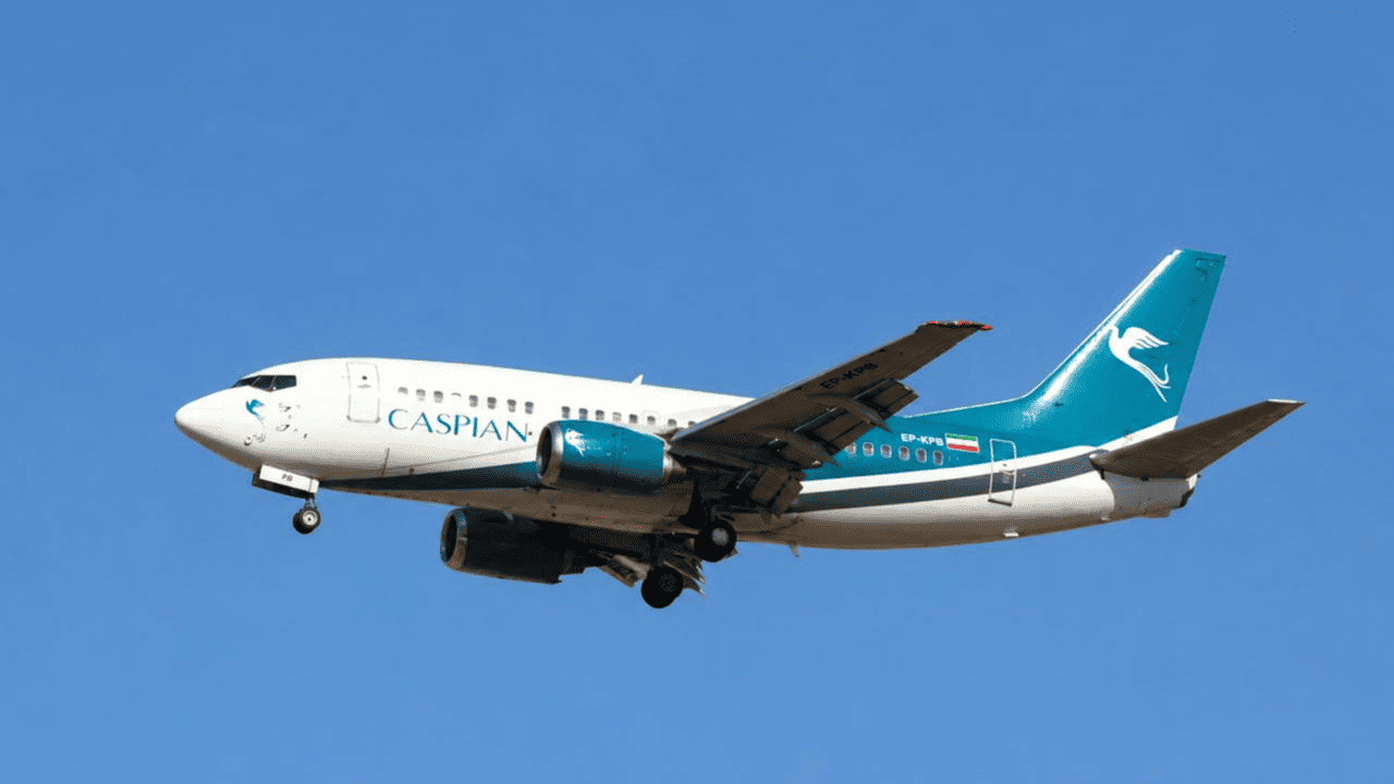 Agentes judiciales de Turquía abordaron un Boeing 737 de Caspian Airlines prohibiendo su vuelo