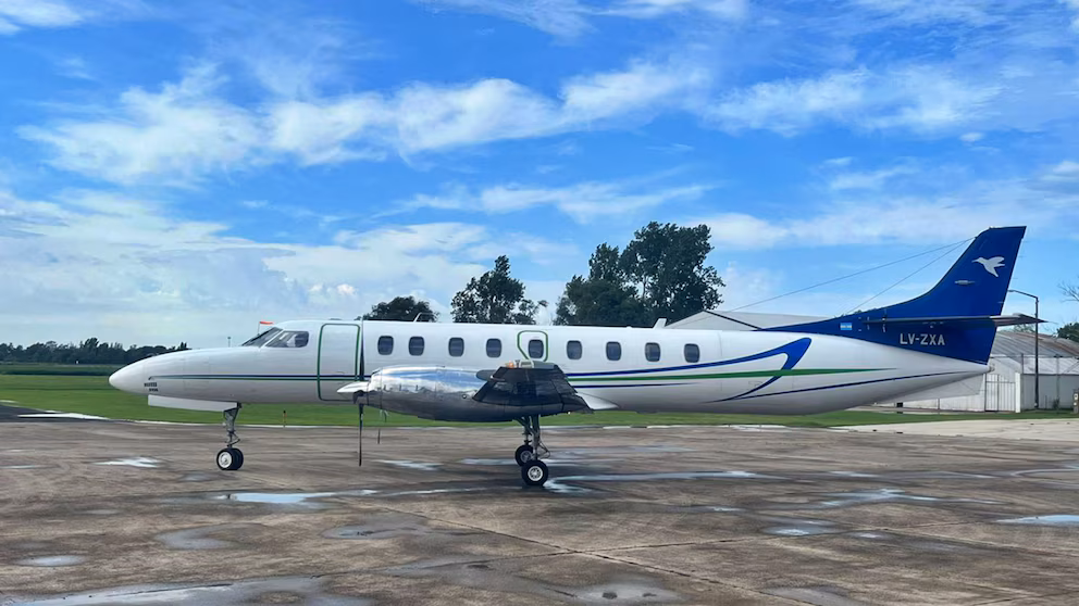 Avión Humming Airways