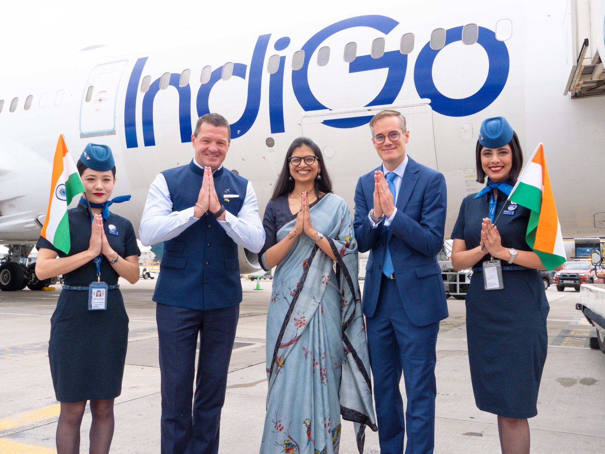 Tripulacion de IndiGo en Manchester