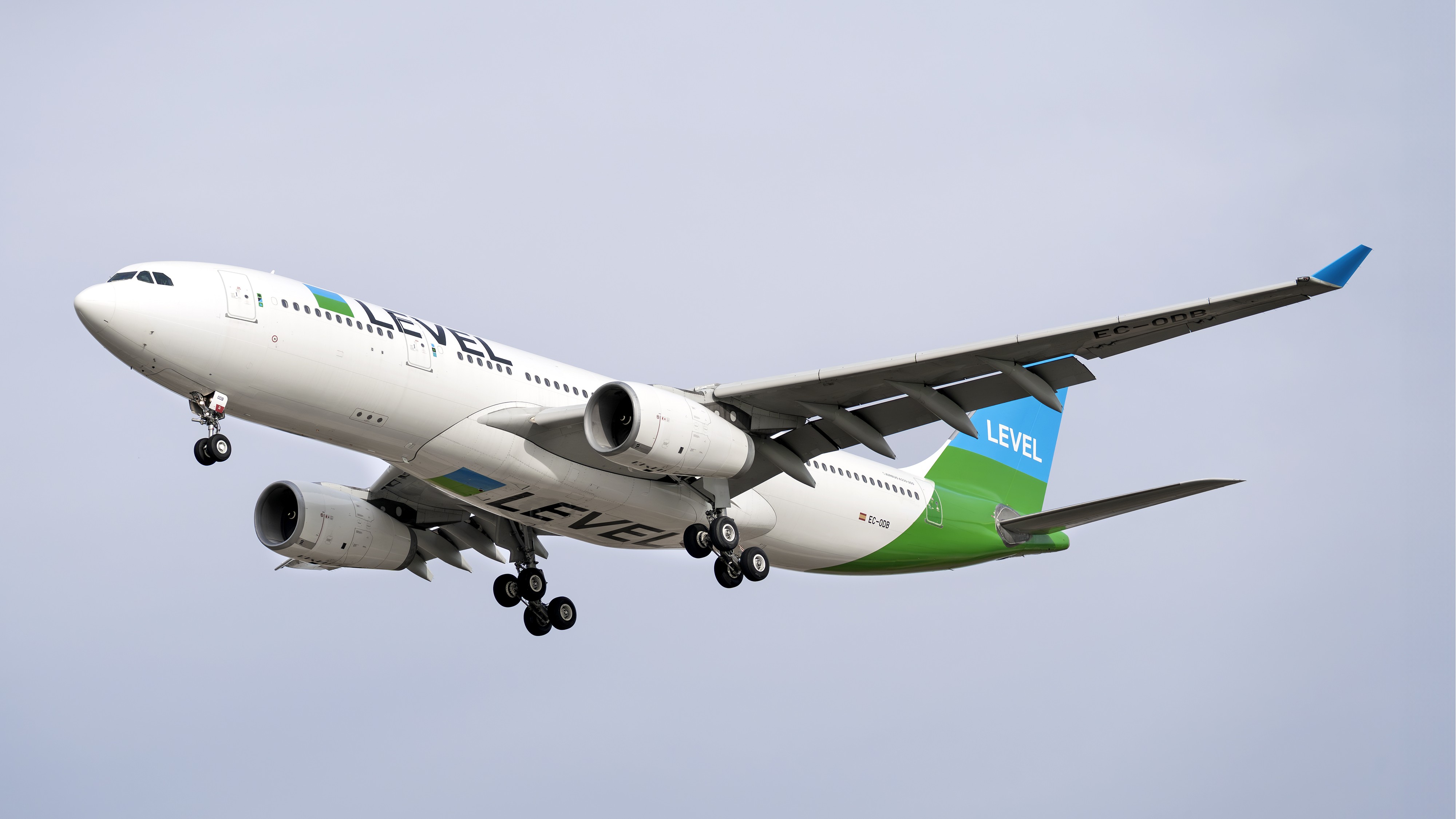 Airbus A330-200 Level