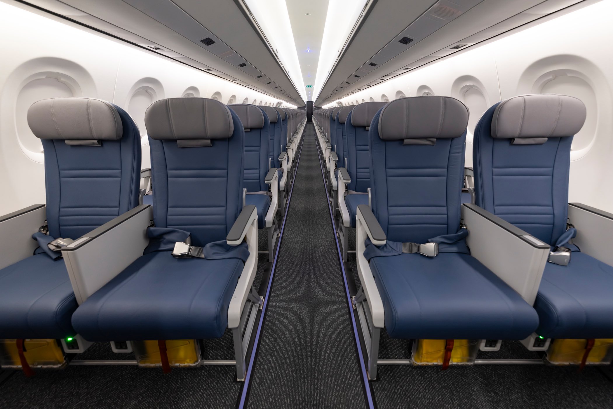 Interior del avión Embraer