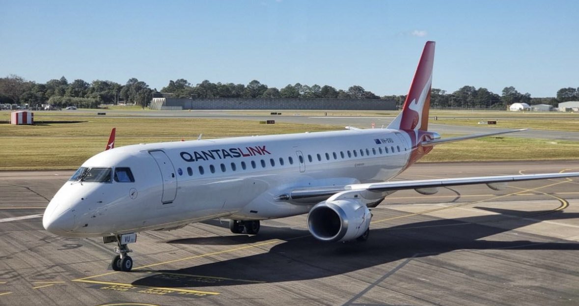 Embraer 190 Qantas