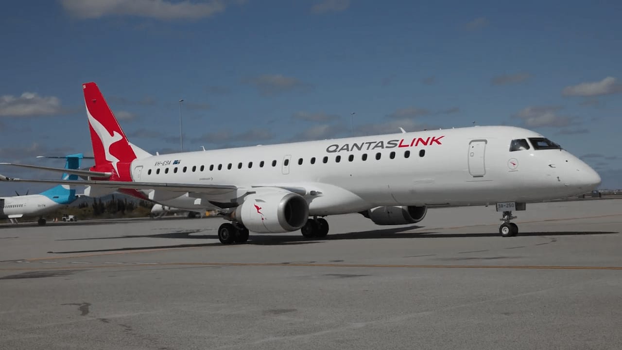 Qantas recibió el primer Embraer 190 y acelera la retirada del Airbus A380