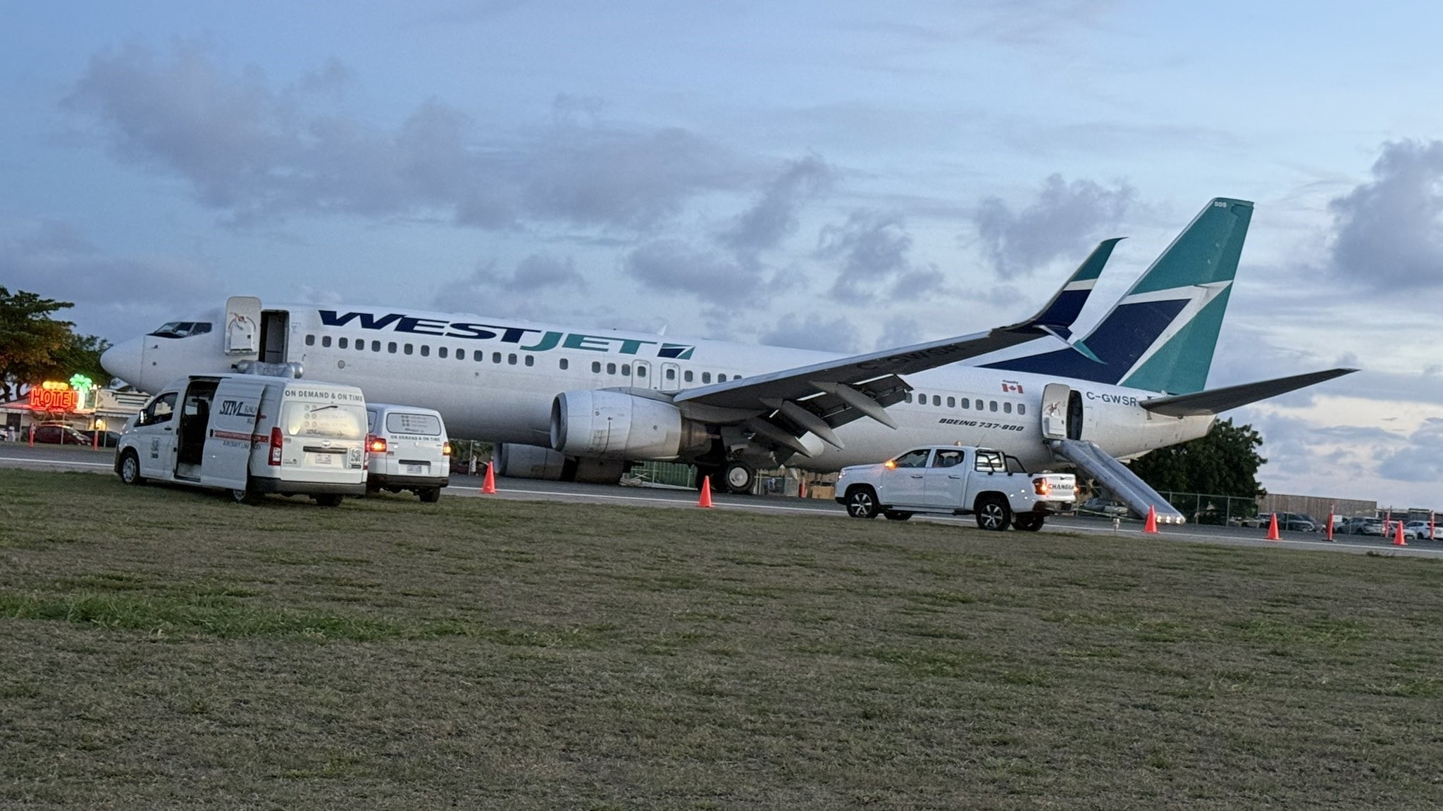 Boeing 737-800 WestJet