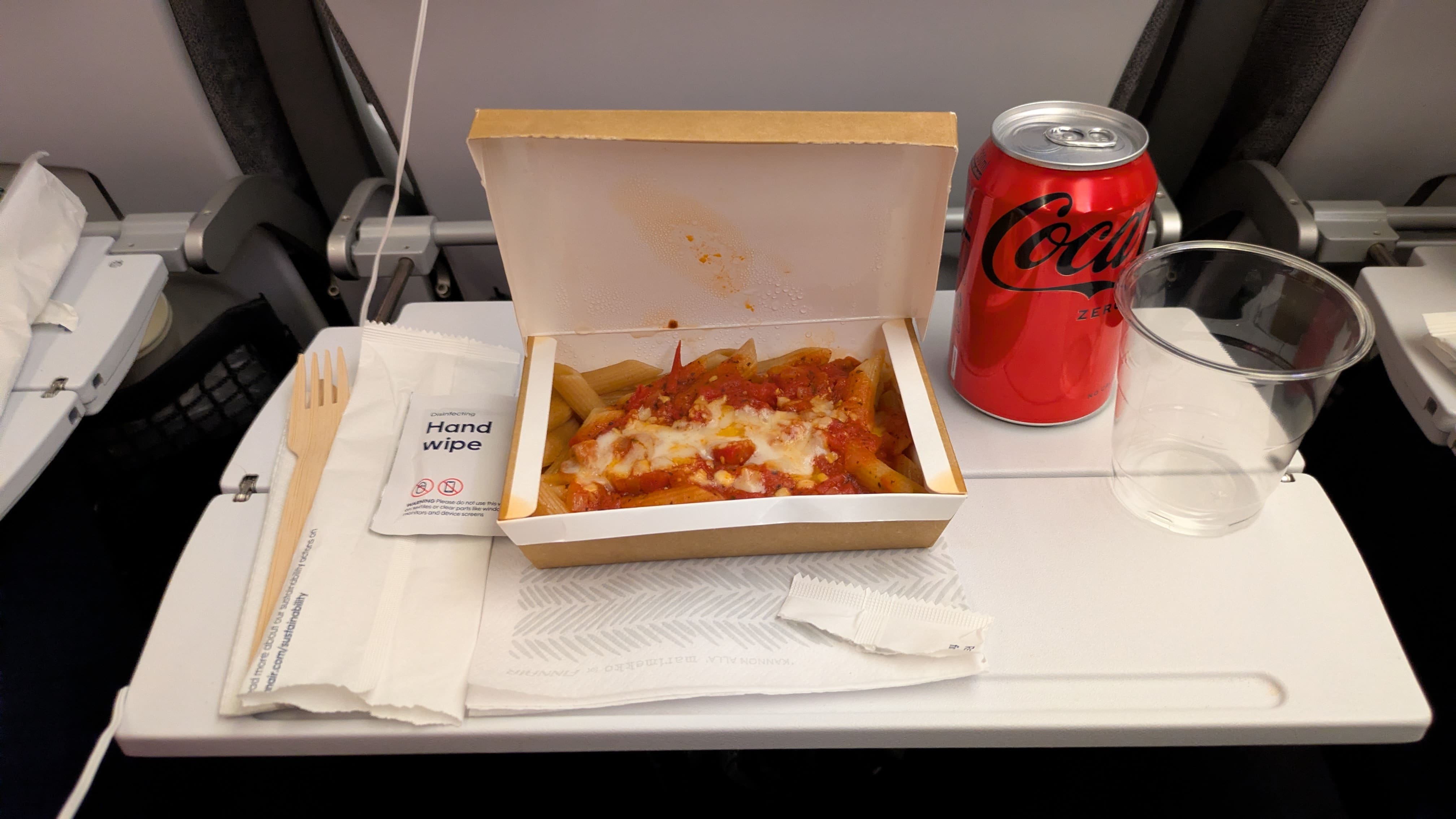 Merienda del vuelo de Helsinki a Dallas con Finnair