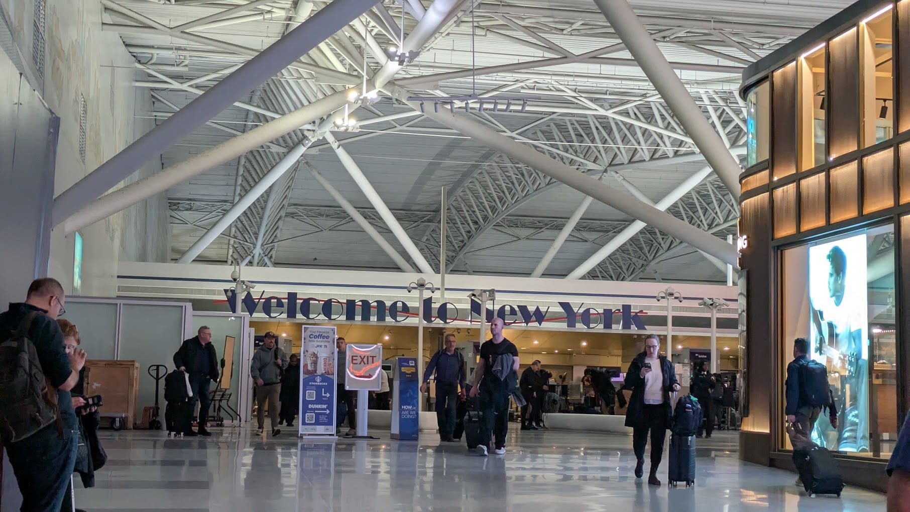 Cartel bienvenida al Aeropuerto de Nueva York