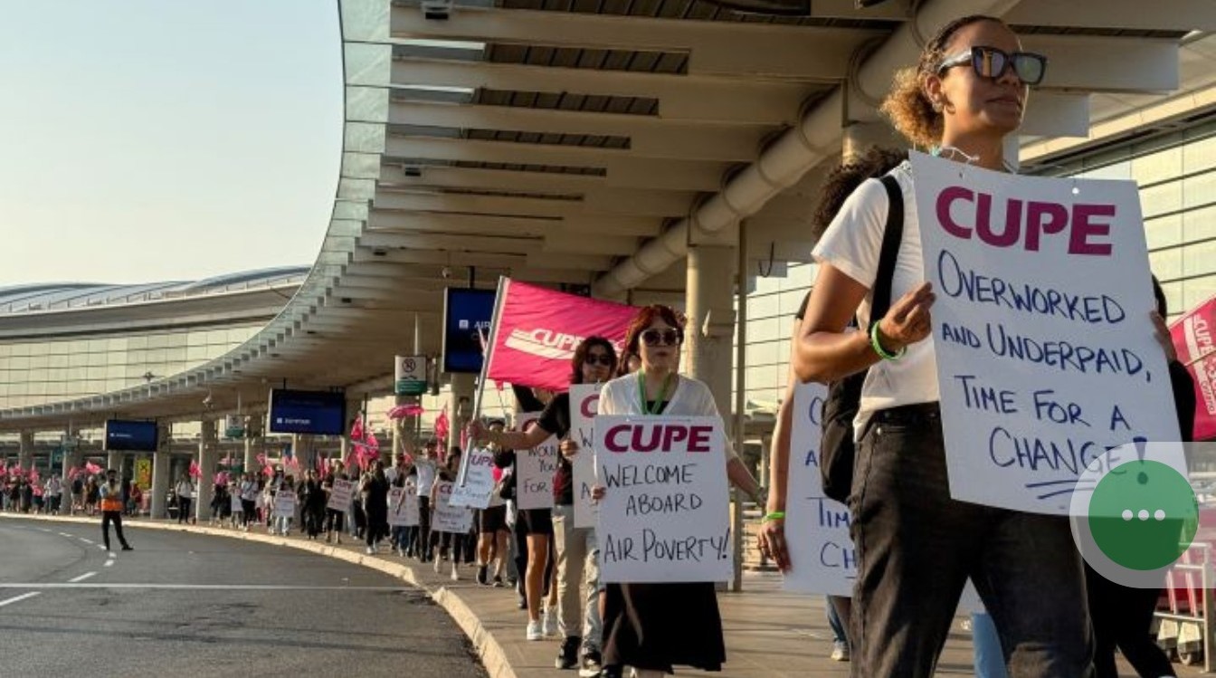 Trabajadores de Air Canada reclamando