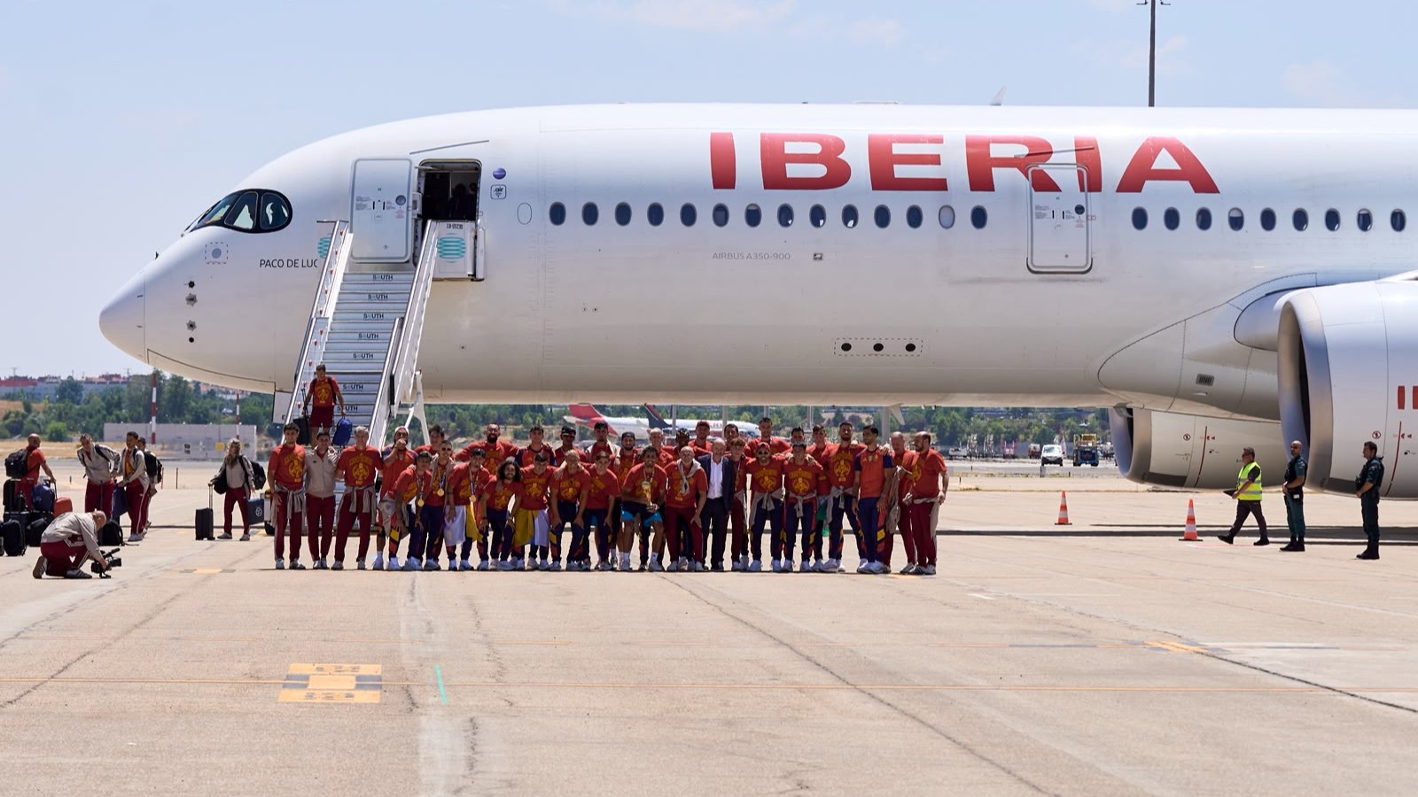 La selección de España campeona del mundo volvió al país en un A350 de Iberia