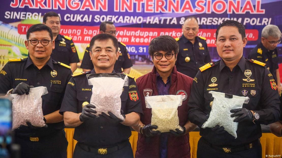 Piloto de Malaysia Airlines es detenido con 70.000 pastillas de éxtasis