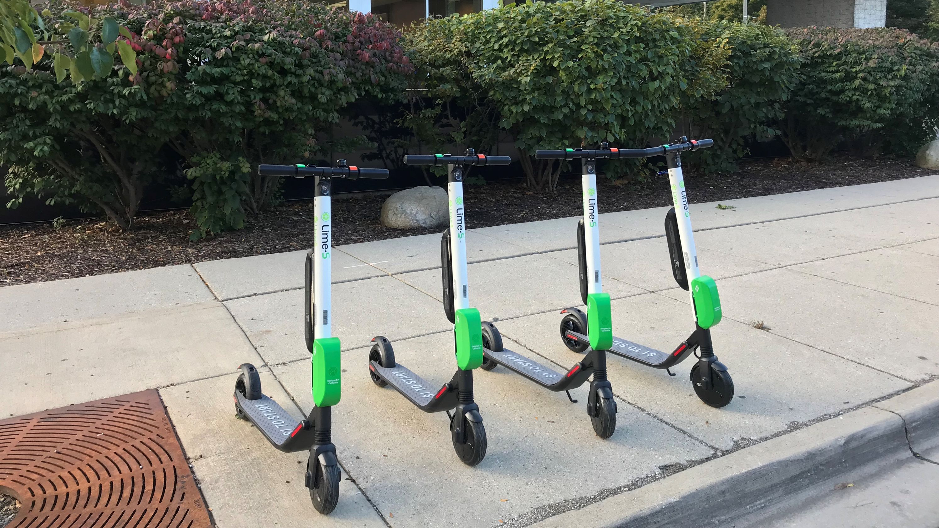 Scooters estacionados