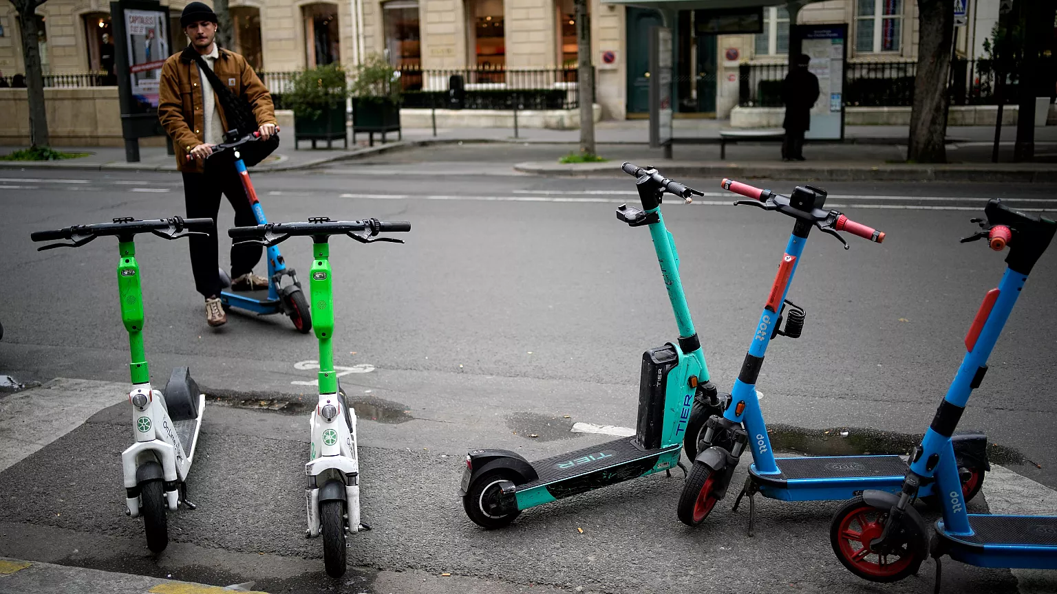 Scooters estacionados