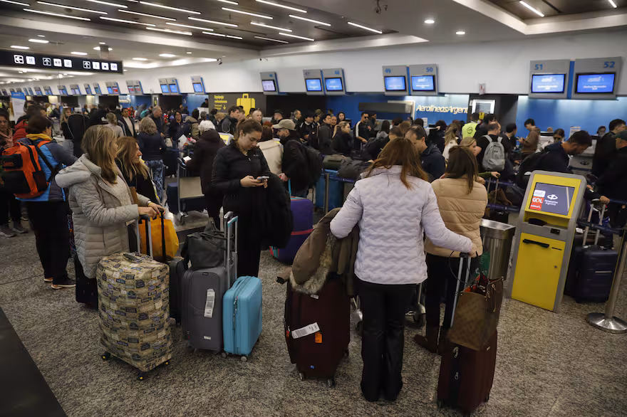 Mucha gente en Aeroparque
