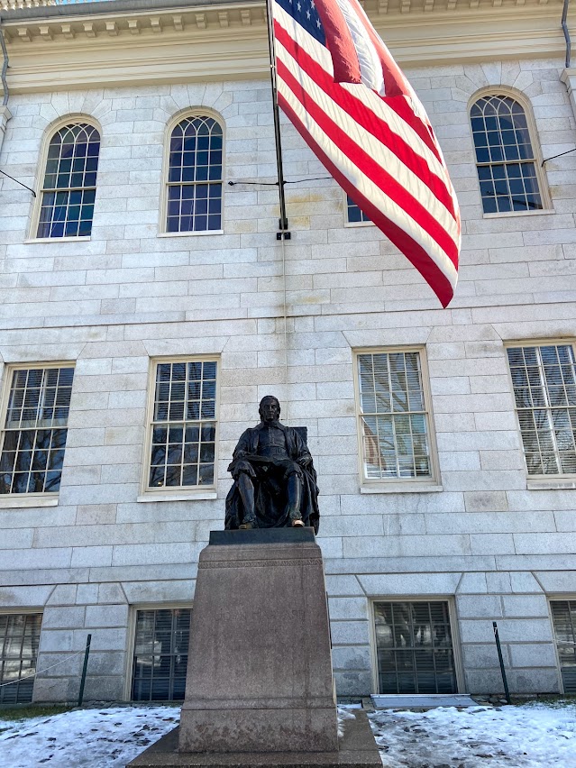 Monumento a John Harvard