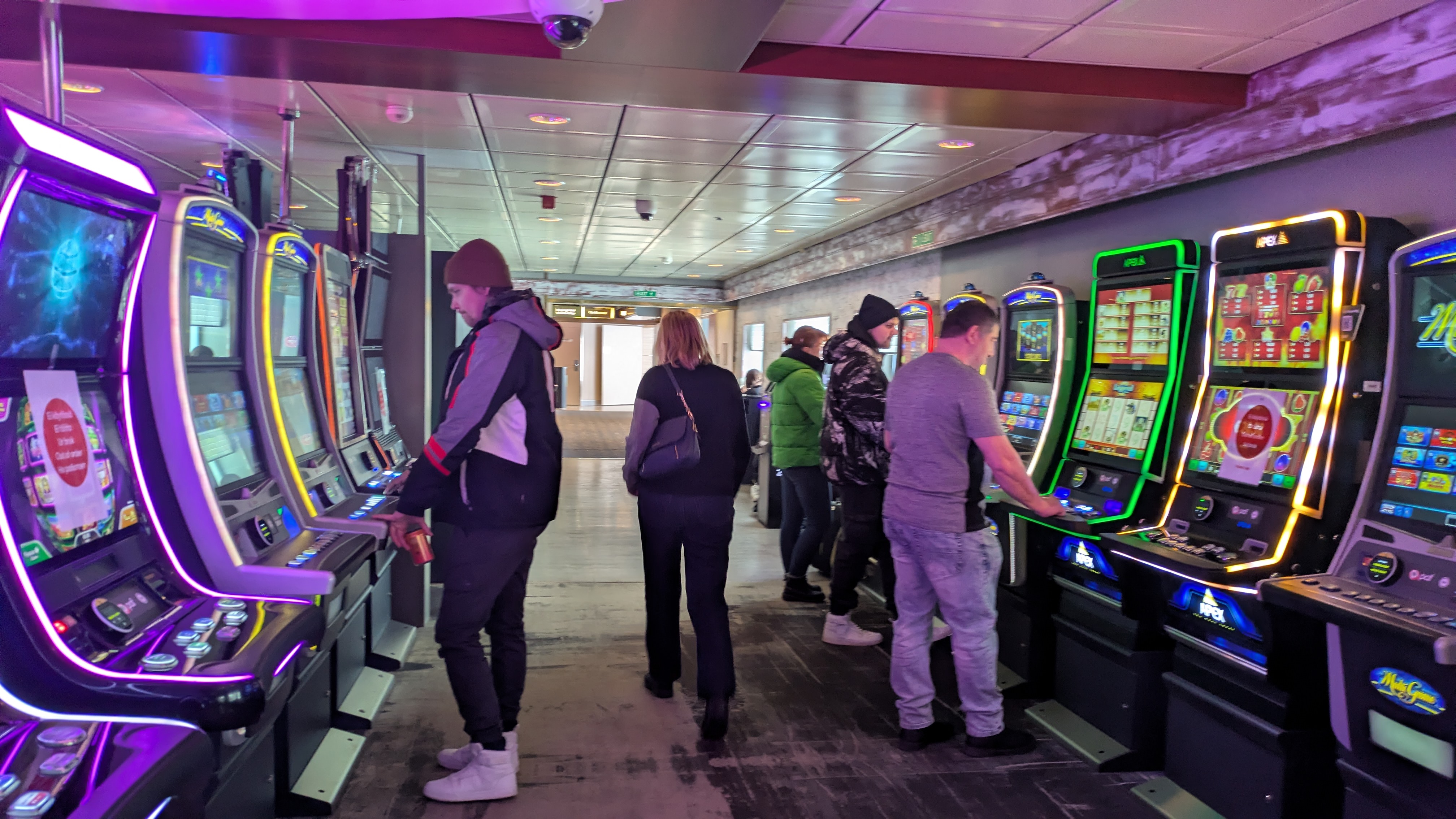 Másquinas tragamonedas en el ferry