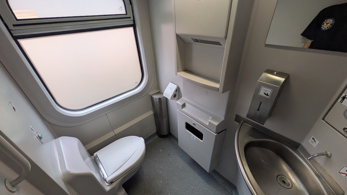 Baño del tren PKP Intercity